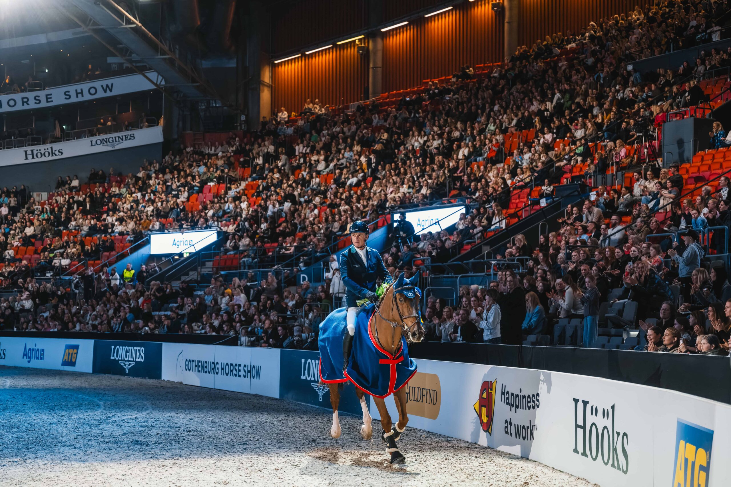 Sponsorskyltar runt sarg till Gothenburg Horse Show 2026